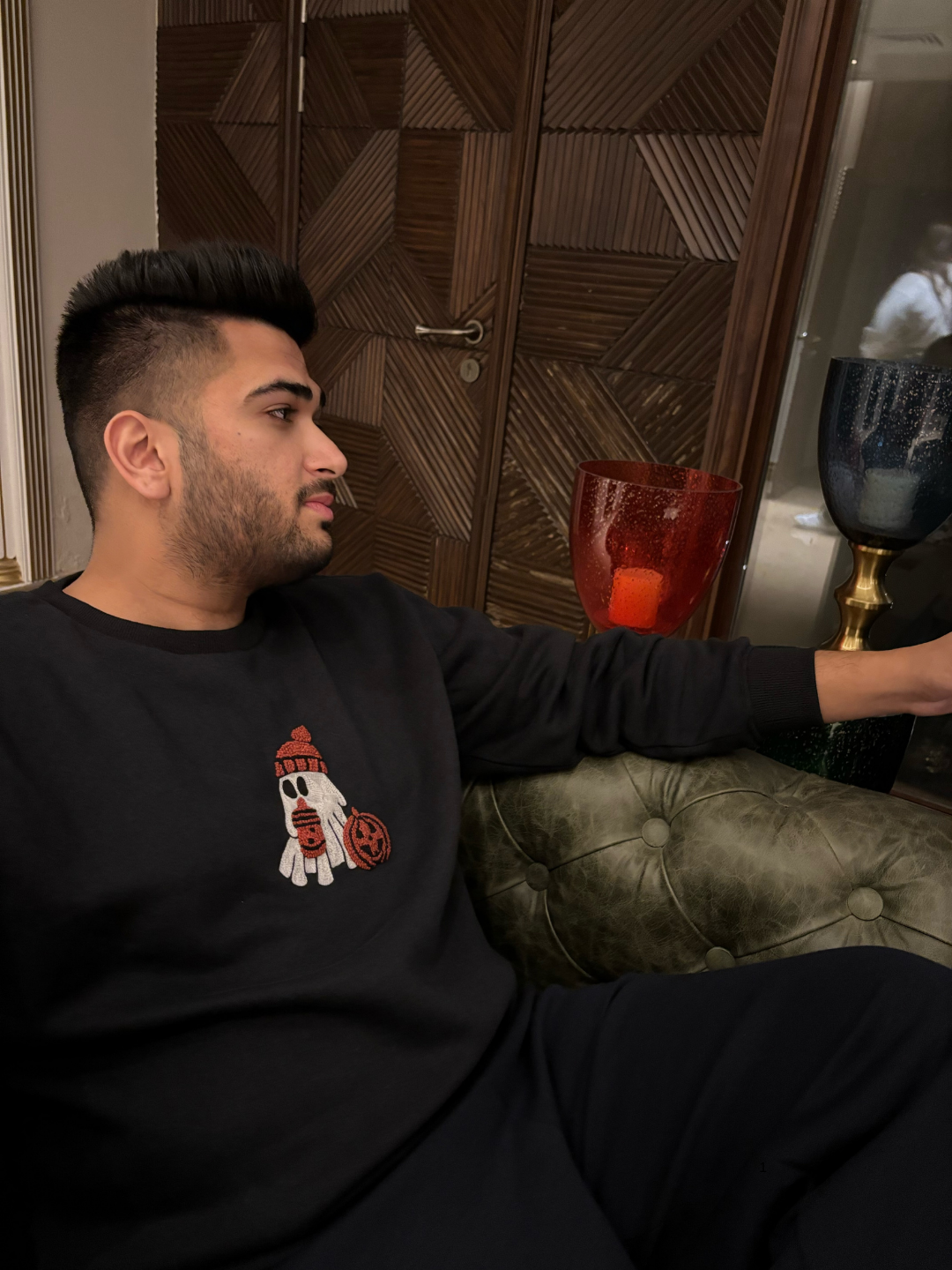 PEEK-A-BOO SWEATSHIRT