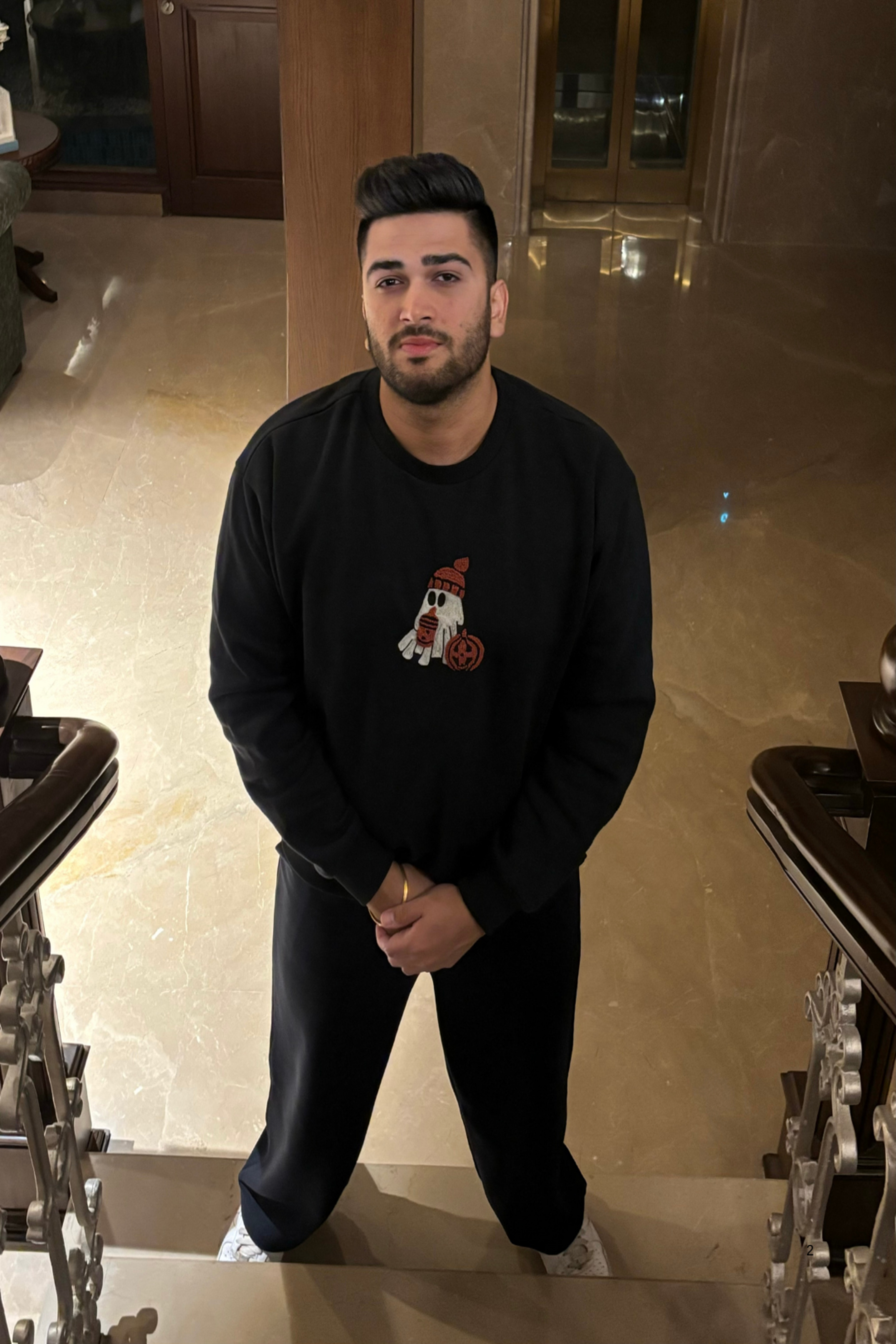 PEEK-A-BOO SWEATSHIRT