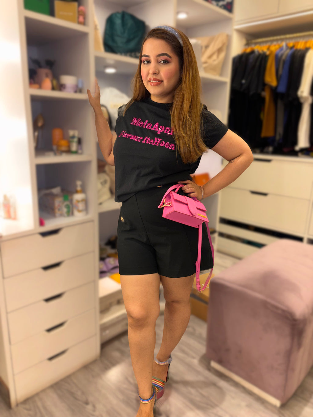 APNI FAVOURITE HOON TEE